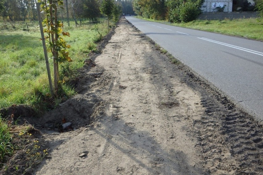 Rozpoczęła się budowa alejki między Guzewem a Gospodarzem w gminie Rzgów