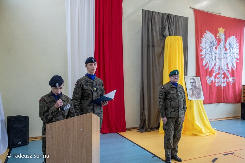 Ślubowanie pierwszoklasistów z klasy mundurowej II Liceum Ogólnokształcącego