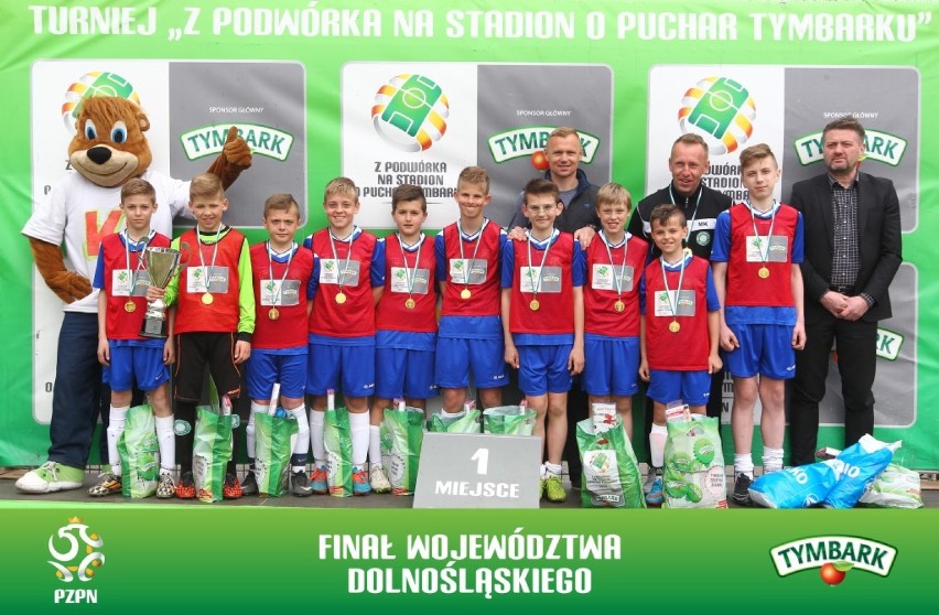 Zwycięska drużyna chłopców U-12 UKS Gryf Świdnica