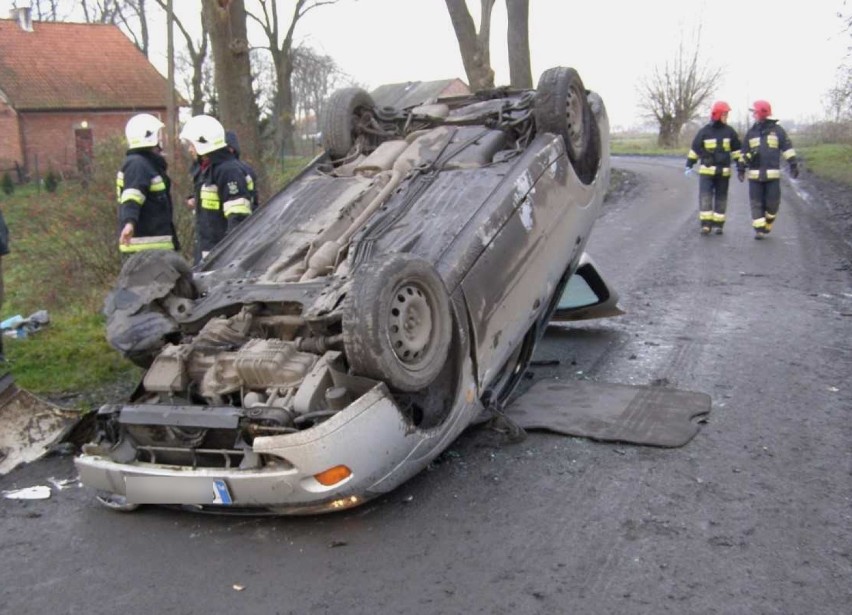 Wypadek w Myszewie [AKTUALIZACJA]. Kierująca samochodem była pijana