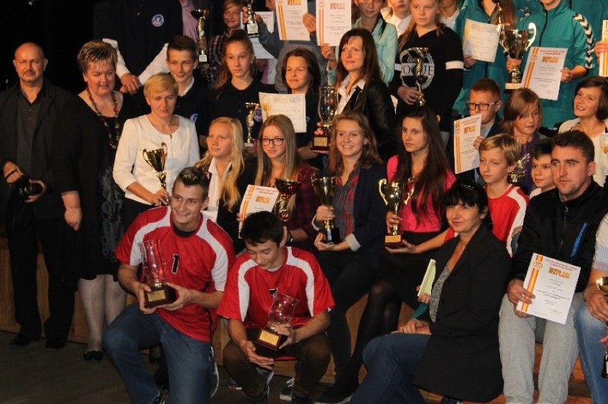 Młodzi sportowcy nagrodzeni przez władze Tomaszowa