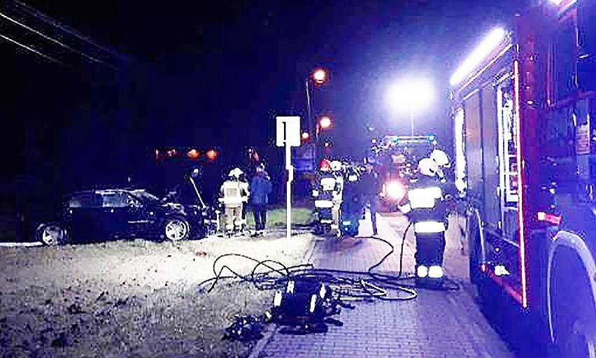 Gołkowice Górne. W wieczornym mroku auto płonęło niczym pochodnia