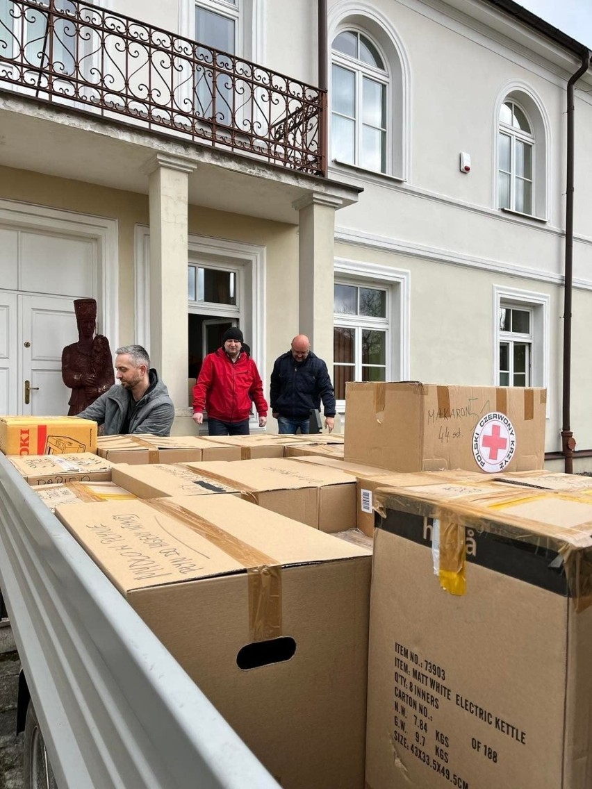 Kolejny transport darów z powiatu ostrołęckiego wyruszy na Ukrainę. Trwa zbiórka