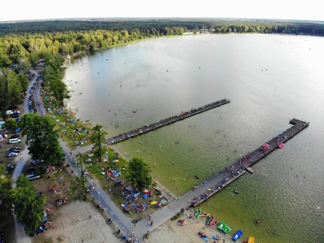 W sobotę na scenie wystąpią gwiazdy disco, w tym Zespół Defis, Miły Pan, Fires i Top Boys. Między koncertami na uczestników czekać będą konkursy z nagrodami oraz pokaz tańca. Zwieńczeniem wydarzenia będzie spektakl laserowy i dyskoteka. W niedzielę odbędzie się piknik rodzinny „Ryneczek Firleja”. 

Sobota - niedziela, Gminny Ośrodek Sportu w Firleju, wstęp wolny