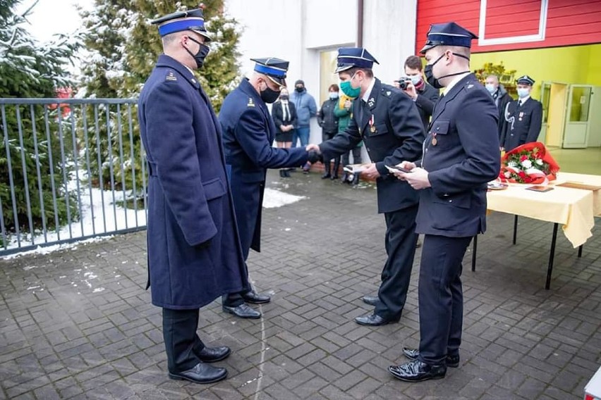 Nowy wóz OSP Piaski już w podziale bojowym. Został oficjalnie przekazany