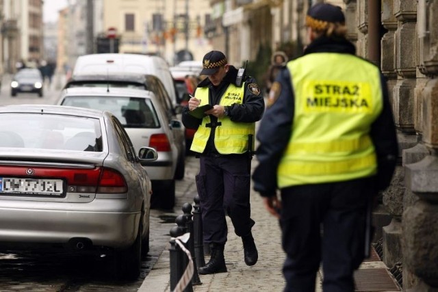 Kierowcy, którzy nie dostosują się do zakazów, muszą liczyć się z interwencją strażników miejskich