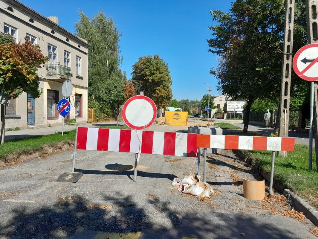 Z powodu prac zamknięty został przejazd ulicą Złotą, częściowo zamknięte są też dla ruchu ulice Prosta i Szymanowskiego.