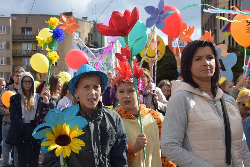 Parada Kolorowe Miasto rozpoczęła się o godz. 11 przy placu...