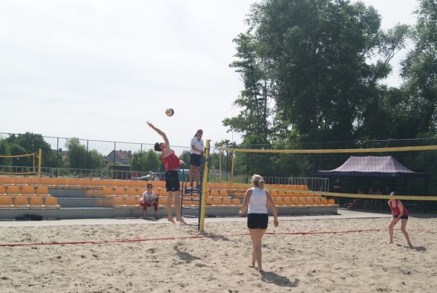 Turniej siatkówki plażowej w Dolsku