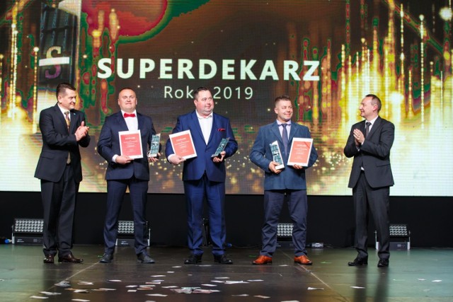 Finaliści programu SUPERDEKARZ 2019 (Jerzy Orłowski - drugi od prawej).