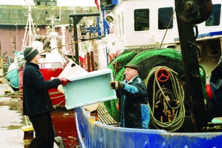 Rybacy, którzy składali wnioski o odszkodowania za postoje w portach, dostaną je dopiero w kwietniu