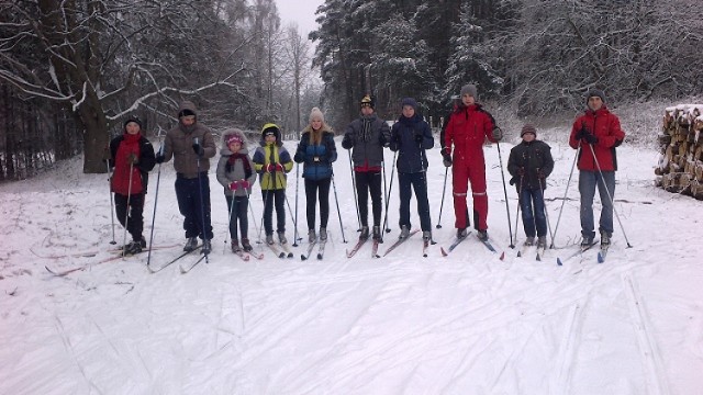 Młodzież z Przewodziszowic i Leśniowa otwarła narciarski sezon biegowy w gminie Żarki.