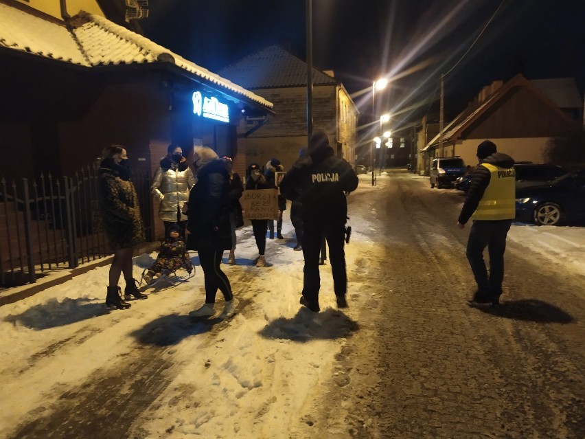 Protestujący ponownie na ulicach. Czarny Spacer w Nowym Dworze Gdańskim 