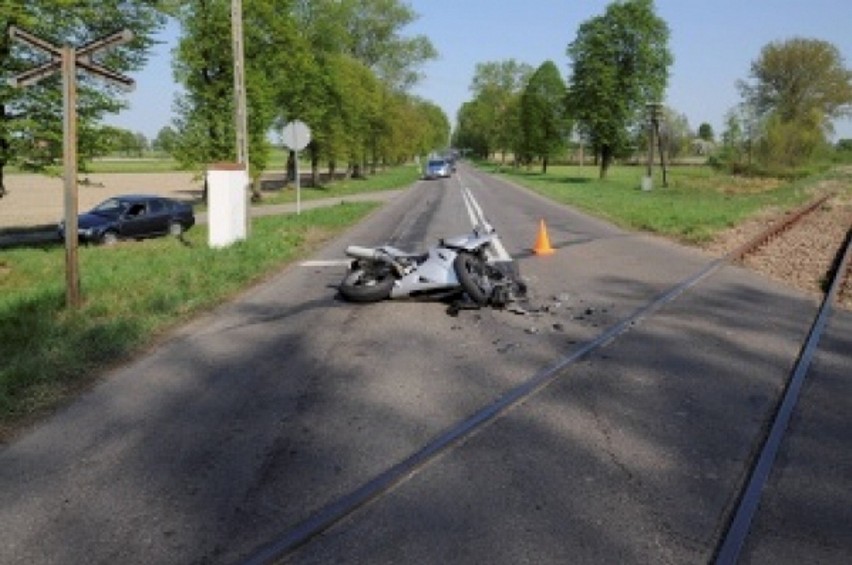 Bezwola: Motocyklistka wjechała w tył samochodu