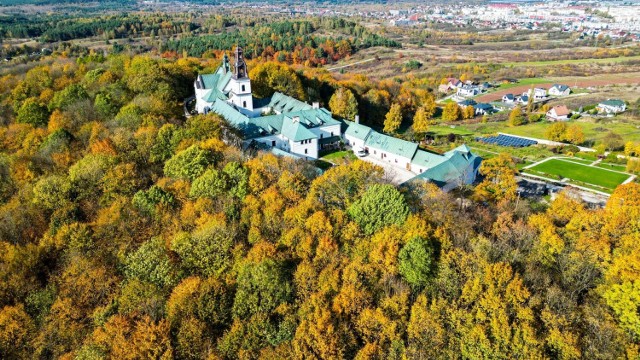 Tak prezentował się klasztor na Karczówce w Kielcach 2 listopada 2023.