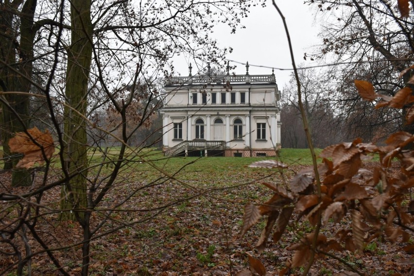 Spacerkiem po Marchwaczu. Wielkopolskie łazienki, piękny spichlerz i mroczna gorzelnia. ZDJĘCIA