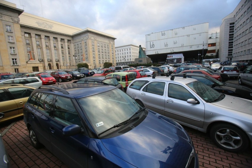 Parking na placu Sejmu Śląskiego