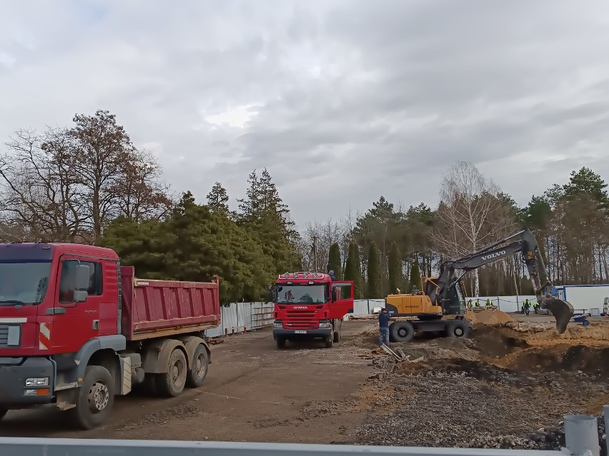 Stara kaplica zniknęła z cmentarza w Tomaszowie. Rusza...