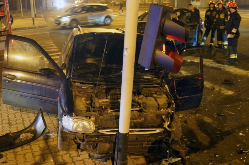 Wypadek na skrzyżowaniu ulic Nowy Świat i Ułańskiej w...