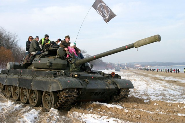 Potężny czołg T55 na sopockiej plaży. Fot. Tomasz Kolowski