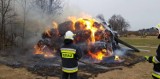 Pożar w gminie Lniano. Strażacy walczą z ogniem