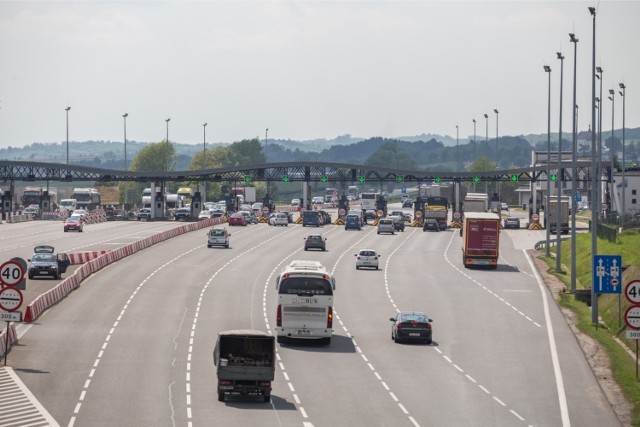 W I kwartale 2021 roku średnie natężenie ruchu na autostradzie Katowice-Kraków spadło o 9,8 proc. w stosunku do I kwartału 2020 roku i wyniosło 34 tys. pojazdów na dobę. Pomimo tego przychody Grupy Kapitałowej Stalexport Autostrady osiągnęły w tym okresie ok. 73 mln zł, tj. poziom zbliżony do ubiegłorocznego.