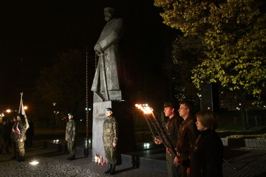 Capstrzyk pod pomnikiem Józefa Piłsudskiego