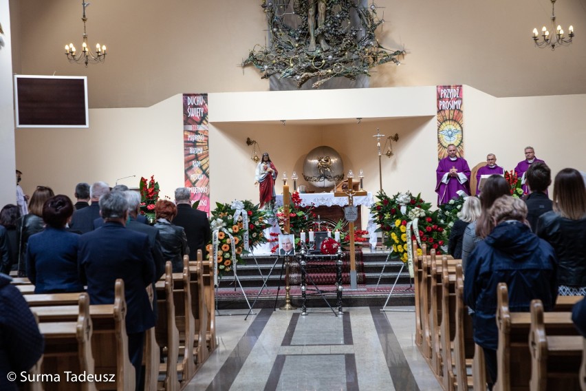 Ostatnie pożegnanie prezydenta Stargardu. Msza w kościele Chrystusa Króla Wszechświata na Chopina i pogrzeb na cmentarzu przy ul. Kościuszki