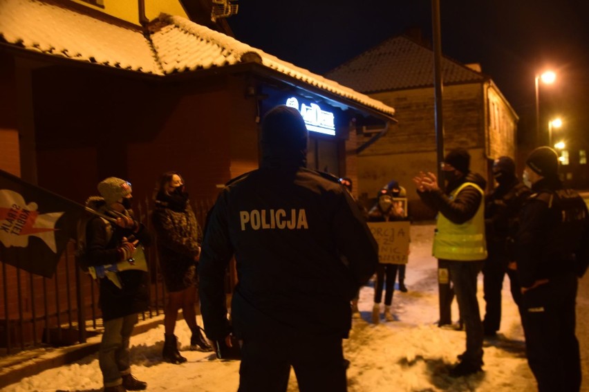 Protestujący ponownie na ulicach. Czarny Spacer w Nowym Dworze Gdańskim 