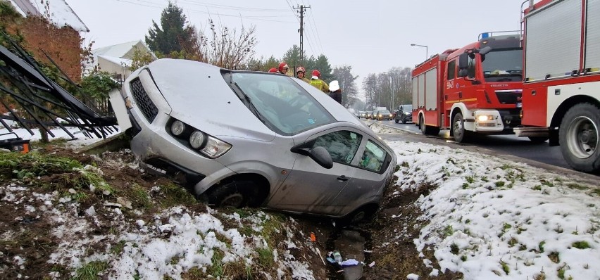 Wypadkowy czas na terenie gminy Szamotuły. Trzy auta zniszczone