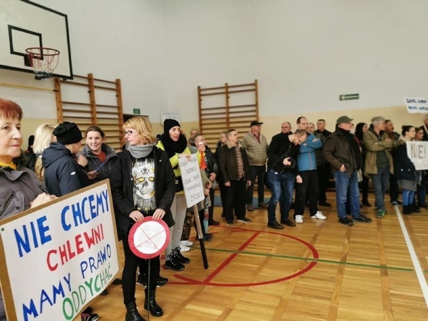 Mieszkańcy Kalska i okolicznych miejscowości protestują w...