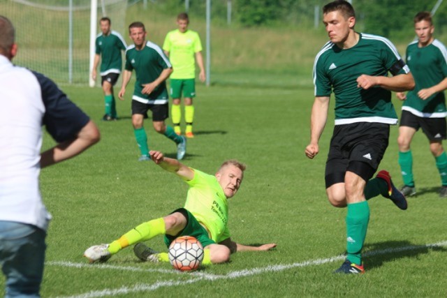 W derbowym spotkaniu między dwoma drużynami powiatu międzyrzeckiego Zjednoczonymi Przytoczna oraz GKS Bledzew zwyciężyła ekipa z Przytocznej.