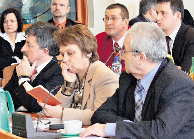 Andrzej Niemczyk (od lewej), Barbara Rudnicka i Jan Pełka należą do najbogatszych spośród zasiadających w bełchatowskiej radzie miasta