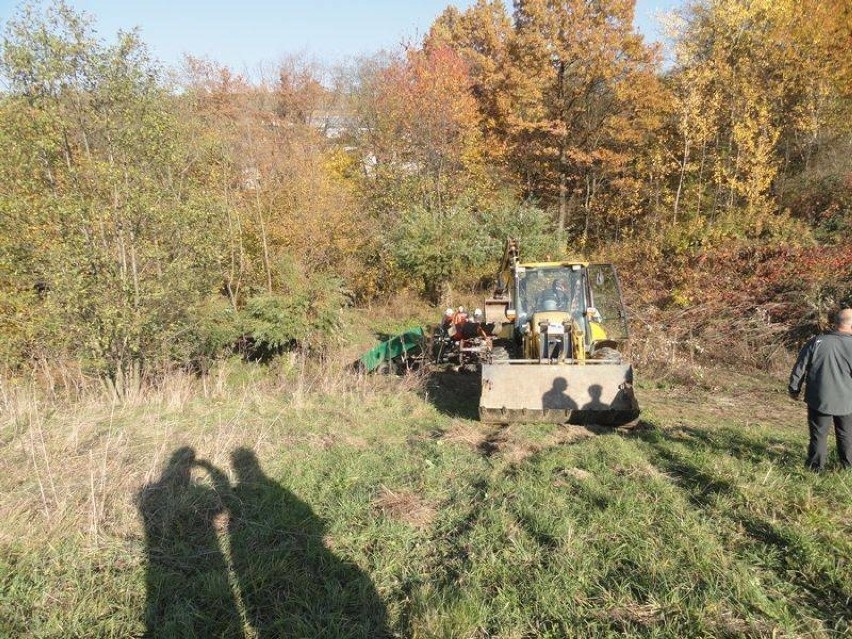 Ubiad. Ciągnik wywrócony, traktorzysta nie żyje