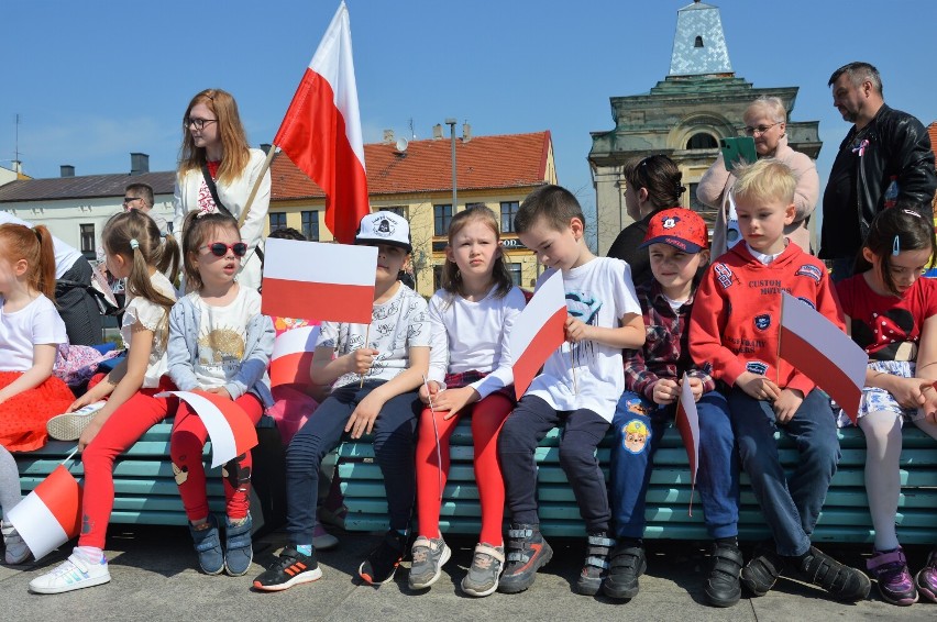 Dzień Flagi RP w Tomaszowie. Tak wyglądały obchody na placu Kościuszki [ZDJĘCIA]