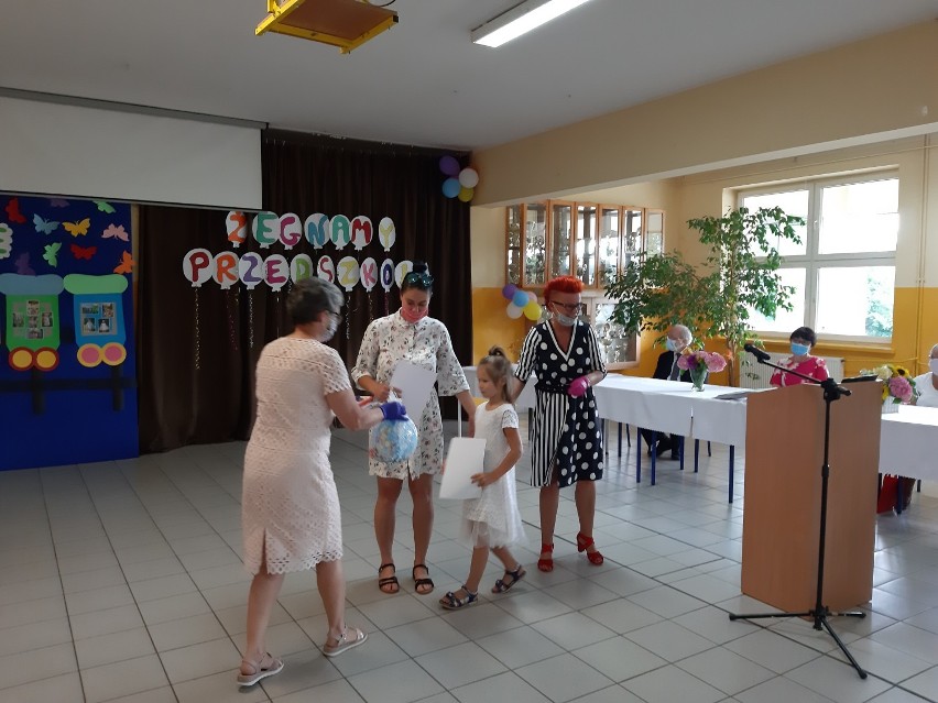 Gmina Lipno. Krasnale pożegnały przedszkole w Karnkowie. To była wyjątkowa uroczystość [ZDJĘCIA]