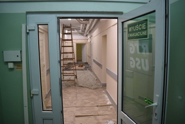 Sporo się zmieniło, jeśli chodzi o pracownię USG w Krośnie Odrzańskim przy Zachodnim Centrum Medycznym. Zobaczcie jak zmieniał się budynek i pomieszczenia w czasie remontu.