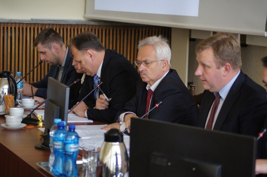 Sesja rady miasta Radomska (18 października)
