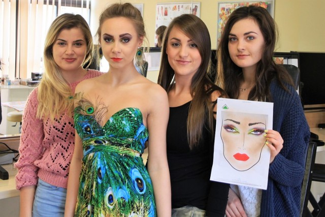 Studentki kosmetologii walczyły o zaliczenie przedmiotu makijaż artystyczny