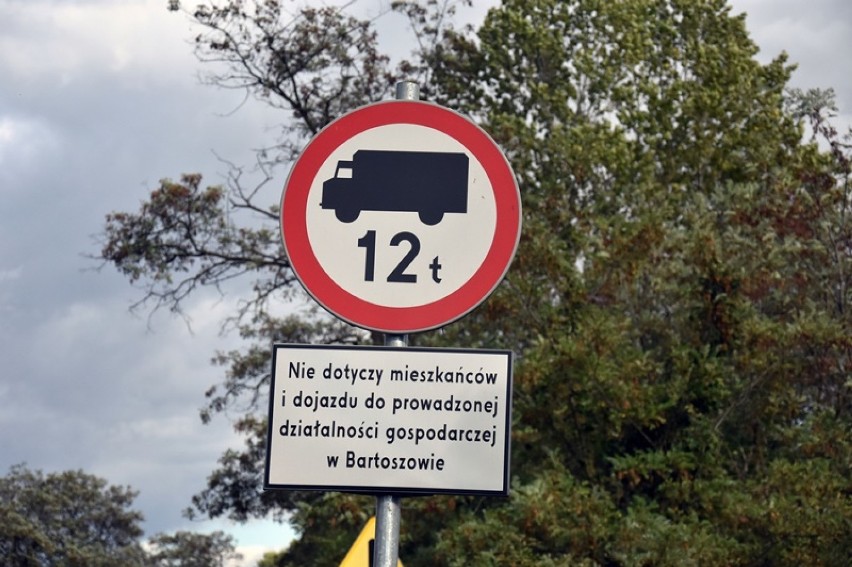 Bartoszów jest przejezdny, ale nie dla wszystkich [ZDJĘCIA]