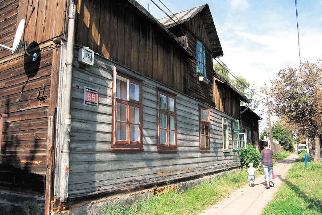 Drewniak przy ul. Mazowieckiej 65 powstał w 1900 r. Ma już więc 111 lat.