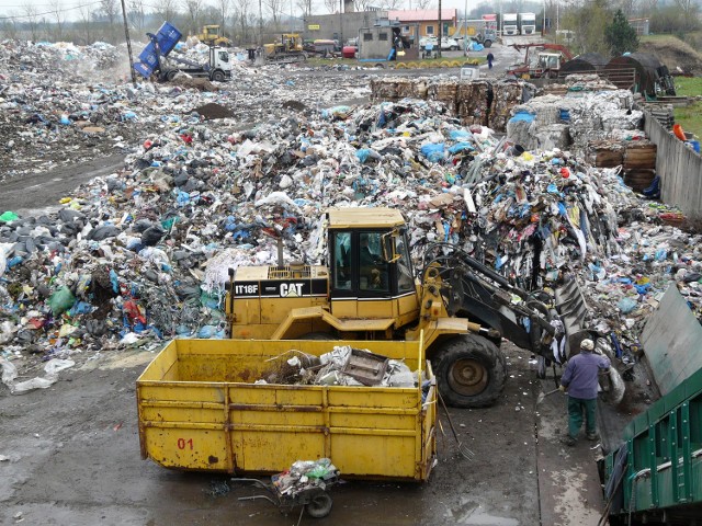 Śmieci ze zbiórki mają trafić na miejskie wysypisko w Mostkach