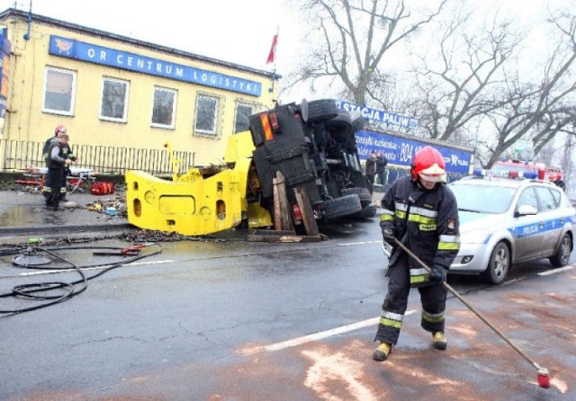Szczecin: Operator dźwigu, ranny w wypadku na ul. Gdańskiej, wciąż w śpiączce