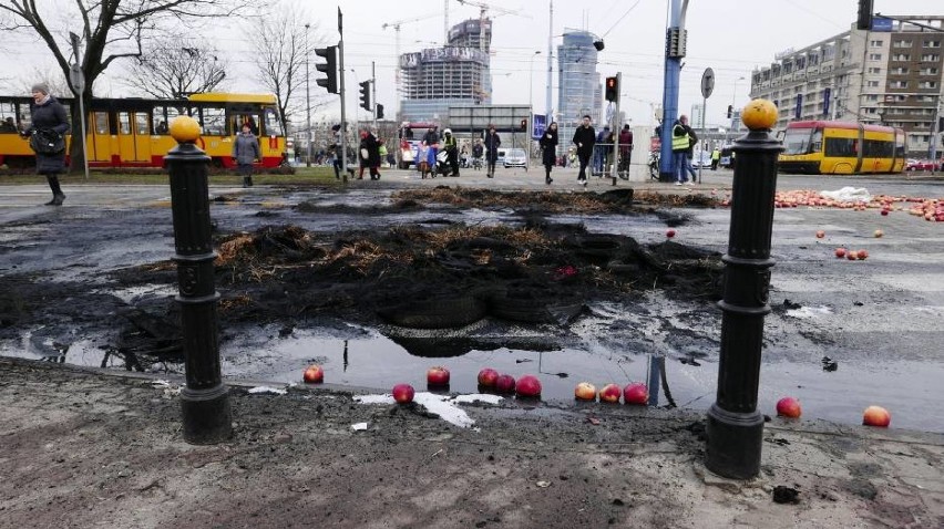 Plac Zawiszy - protest Agro Unii. Rolnicy zapłacą za swoje...