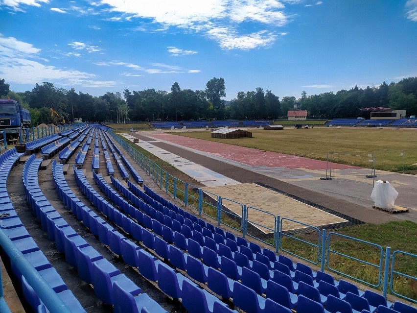 Remontowany Stadion Lekkoatletyczny w Kielcach ma już nowe elementy. Zobacz zdjęcia