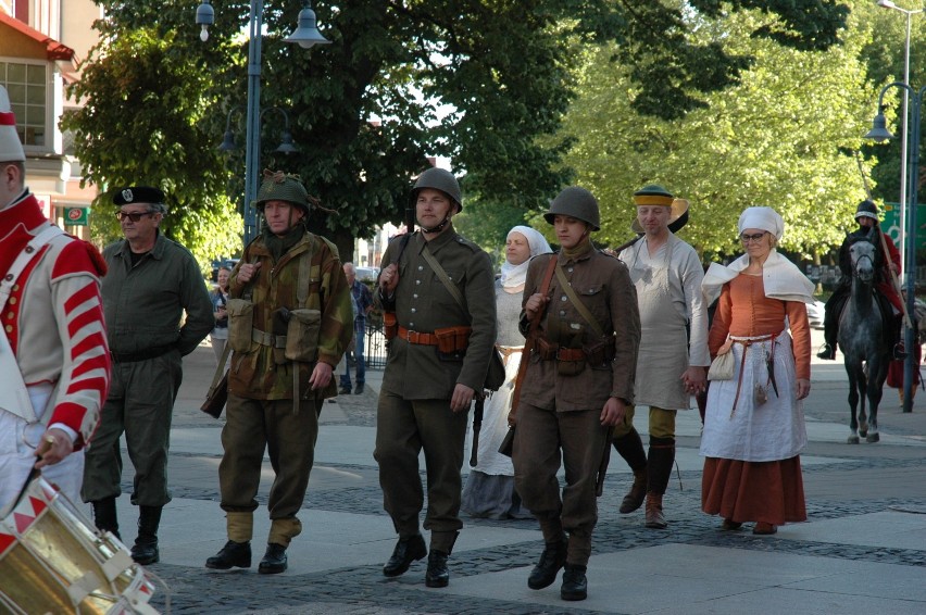 Noc Muzeów w Lęborku po raz pierwszy z piknikiem historycznym NOWE ZDJĘCIA