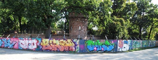 Wrocław: Graffiti na murach zoo (ZDJĘCIA INTERNAUTY)