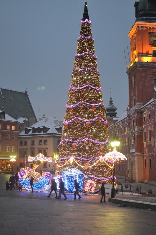 Warszawa błyszczy, lśni i migocze. Masz ciekawe zdjęcia świątecznej stolicy? Prześlij je nam!