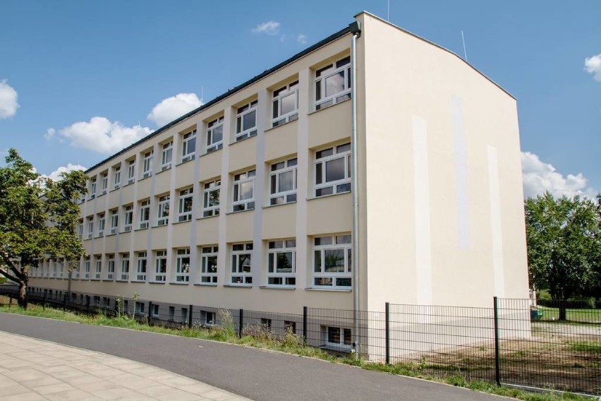 Wałbrzych: Zakończył się remont IV Liceum Ogólnokształcącego (ZDJĘCIA)