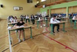Egzamin ósmoklasisty 2020 w powiecie piotrkowskim. Znamy wyniki każdej szkoły